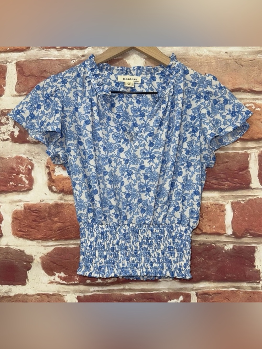 Monteau Crop Top Women's Medium Blue White Chic Floral Vine Casual Shirt